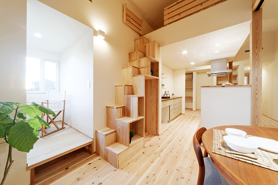 注文住宅の屋内収納階段を撮影（岐阜県可児市）